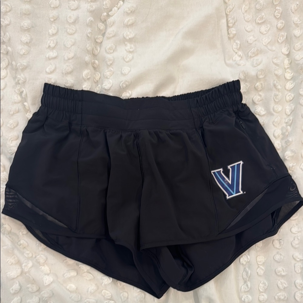 Lululemon Women's Villanova Hotty Hot Low-Rise 2.5" Swift Shorts